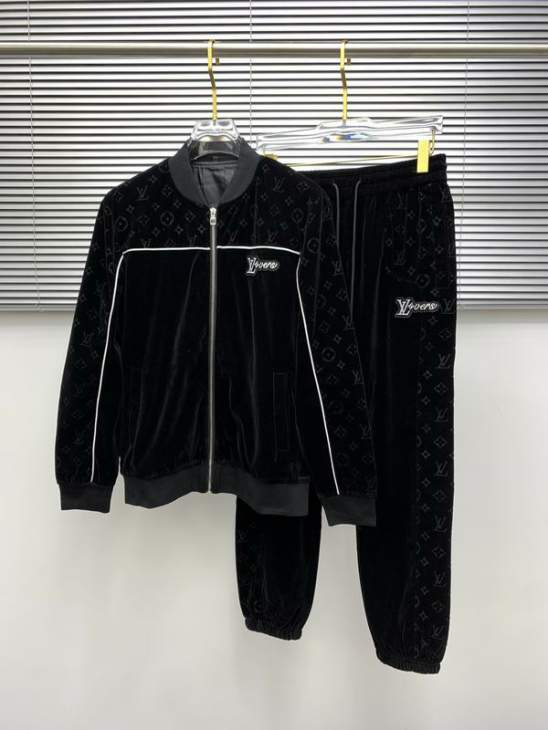 Picture of LV Sweater Suits _SKULVM-3XLomtr0940823